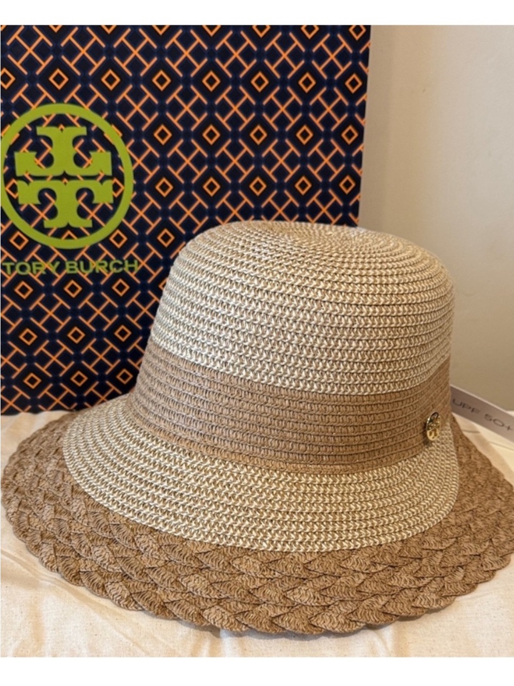 NEW✨NEW✨Tory Burch Two-Tone Woven Straw Cloche Hat- UPF 50+ - Picture 5 of 13